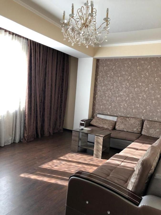 Квартира В Центре Бишкека! Kültér fotó
